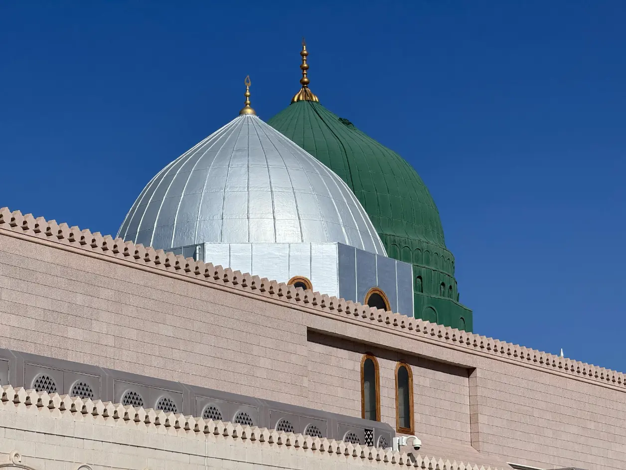 How Your Accommodation Shapes Your Spiritual Experience in Medina