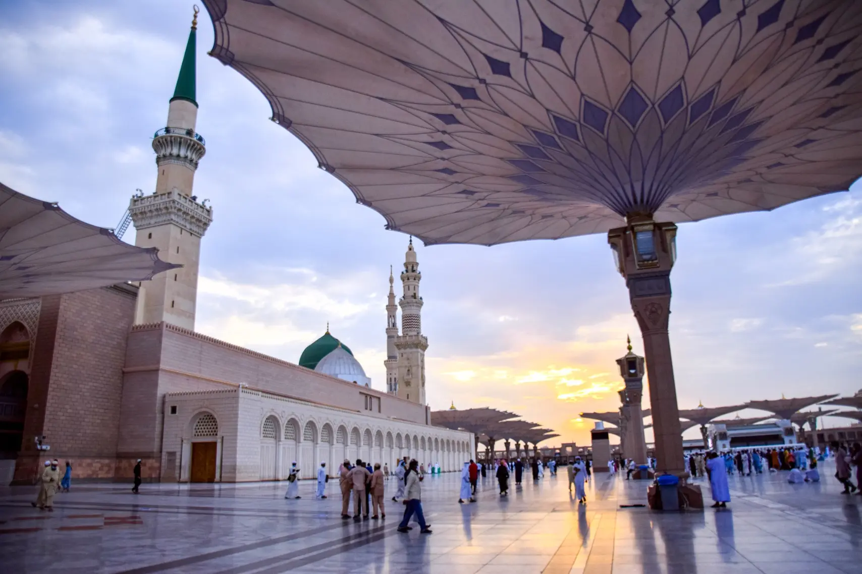 Ihram Essentials: What Men and Women Must Carry